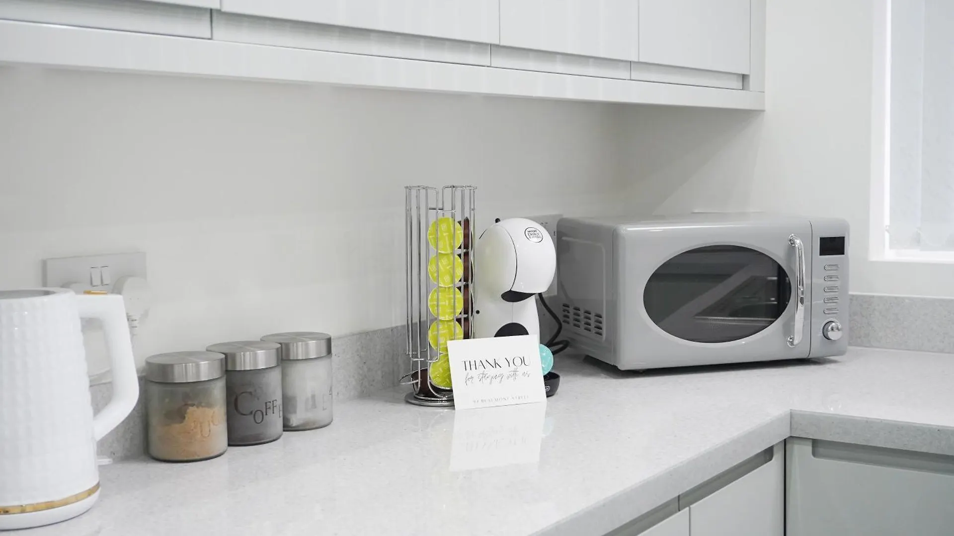 Modern & Spacious, 4 Bedroom , 9Ppl Free Wifi & Parking Liverpool