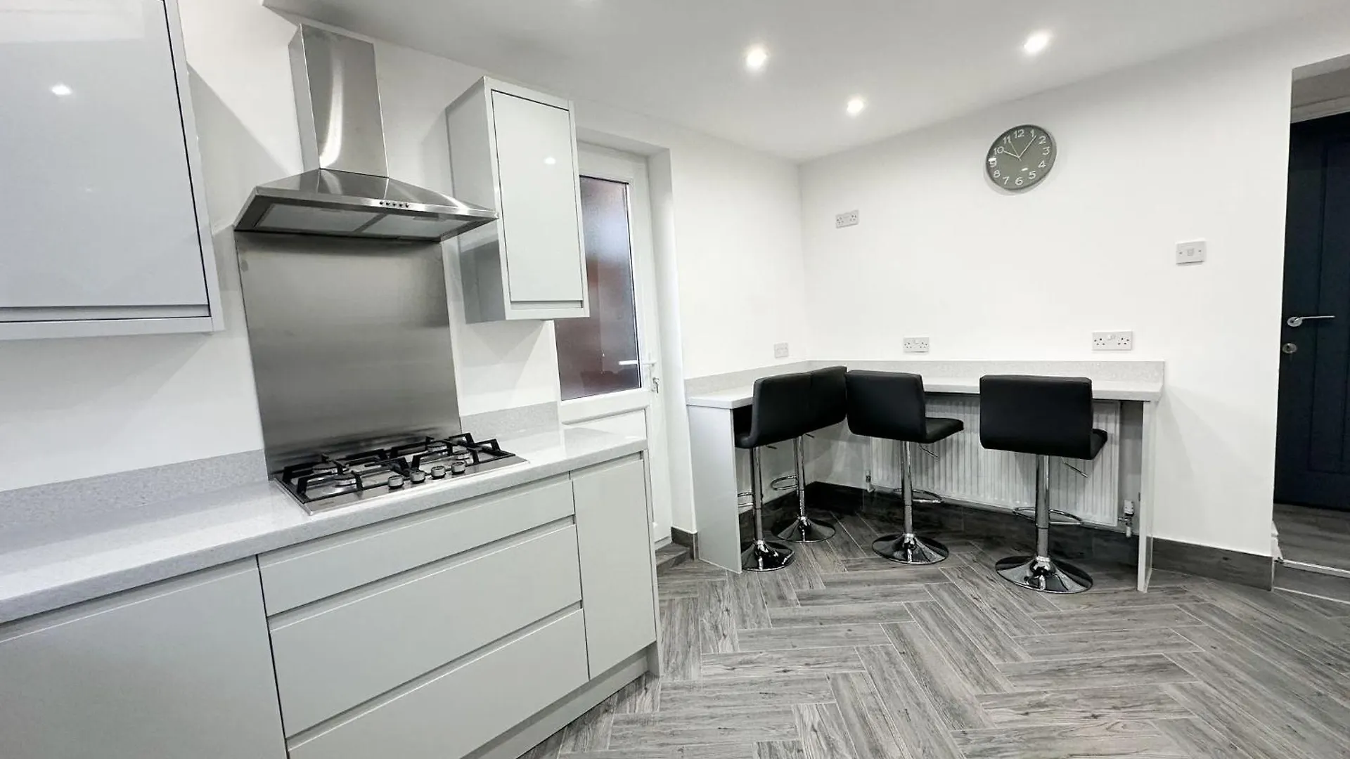 Modern & Spacious, 4 Bedroom , 9Ppl Free Wifi & Parking Liverpool 0*,  United Kingdom
